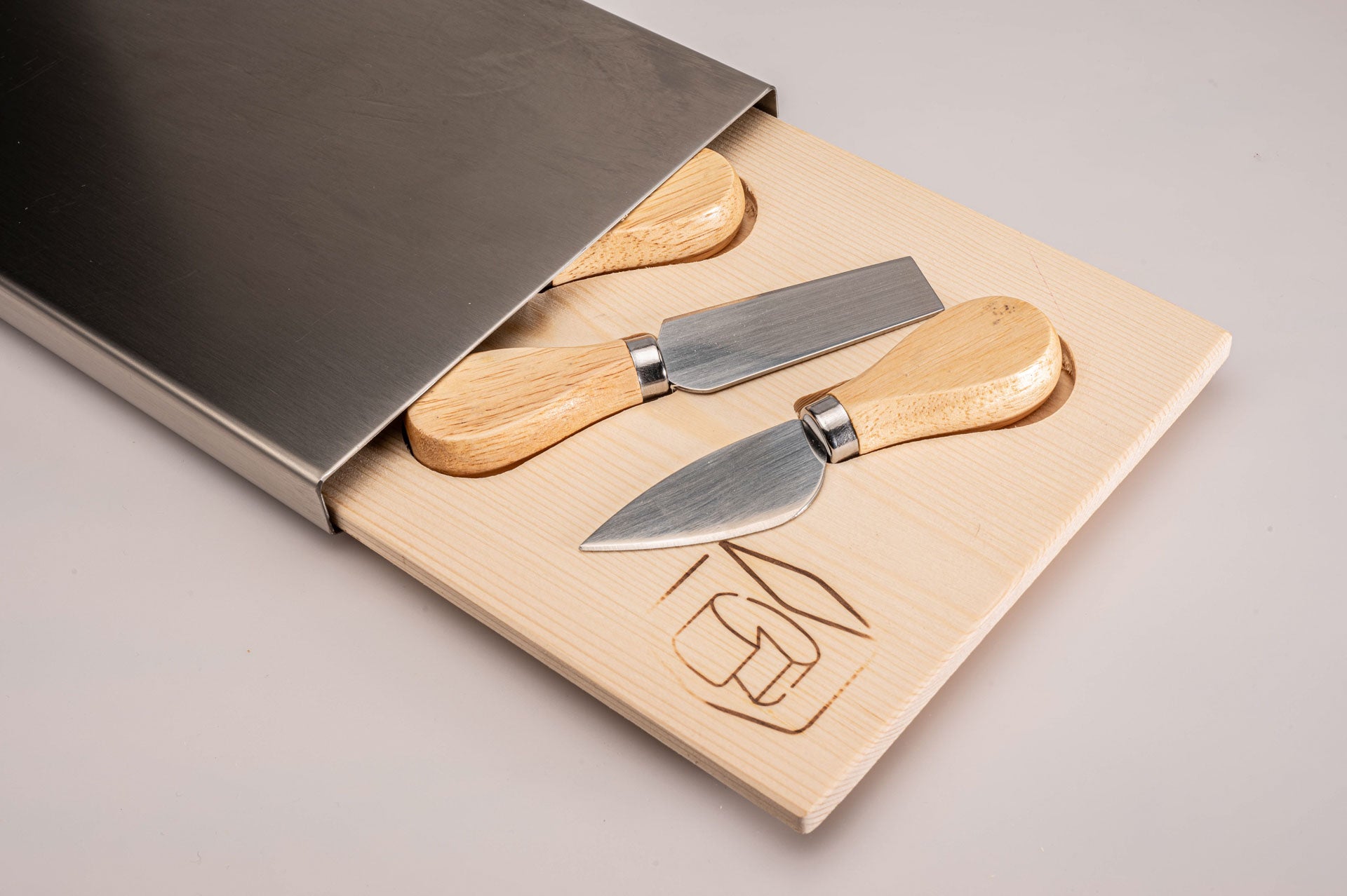 Coperchio porta coltelli con copertura in acciaio